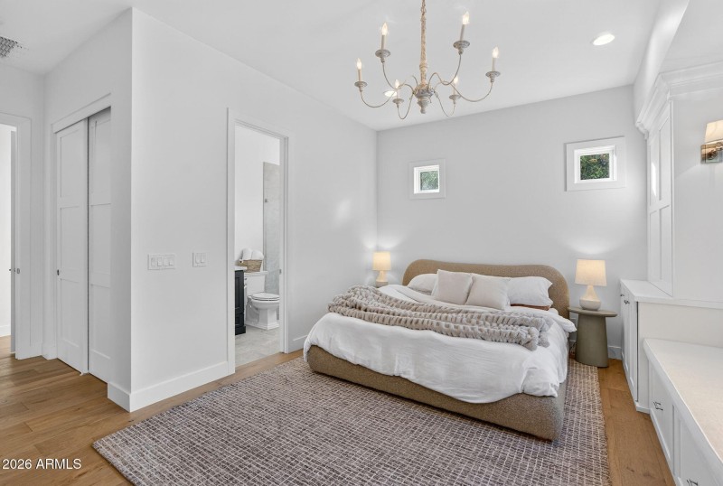 57-web-or-mls-28- E Crittenden Ln