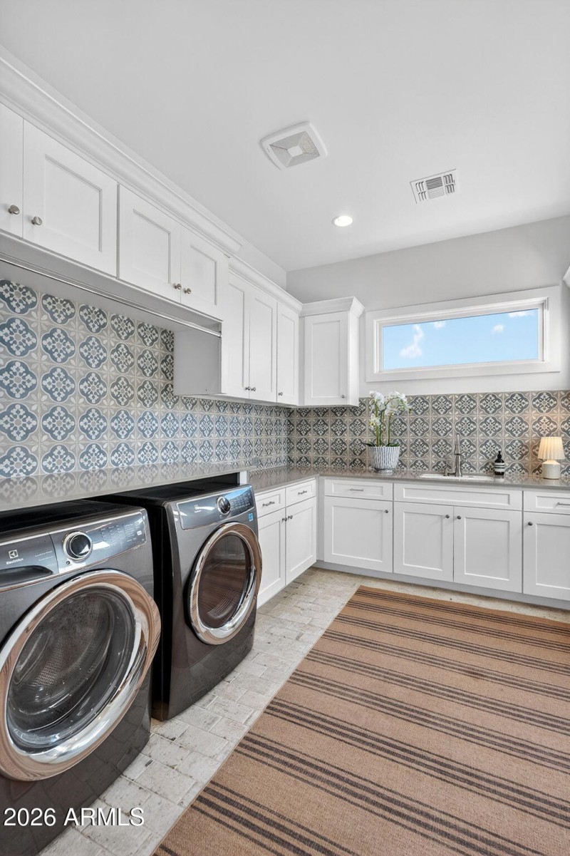 73-web-or-mls-33- E Crittenden Ln