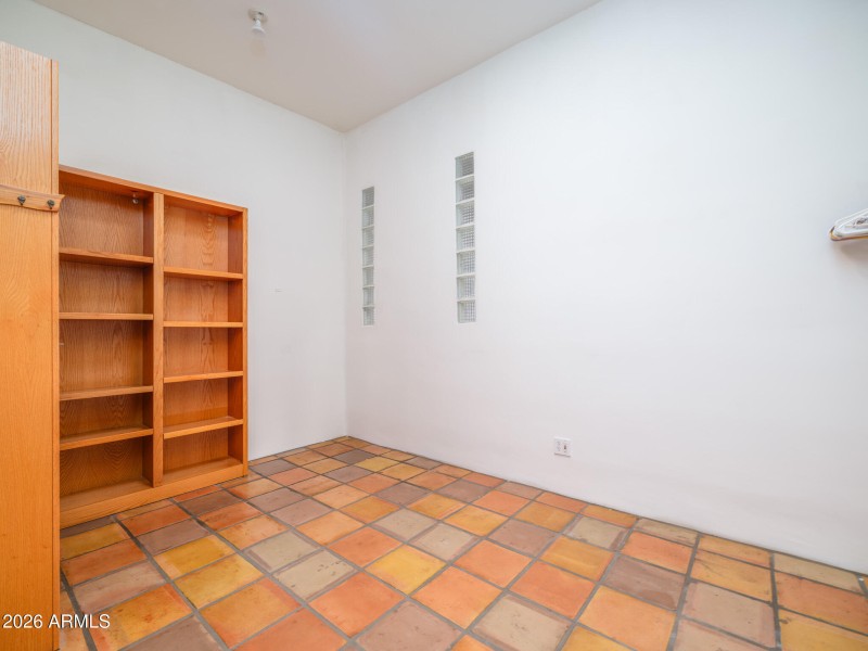 Listings_5507_N_PaloCristiRd_Images-58