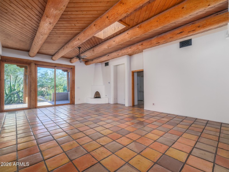 Listings_5507_N_PaloCristiRd_Images-54