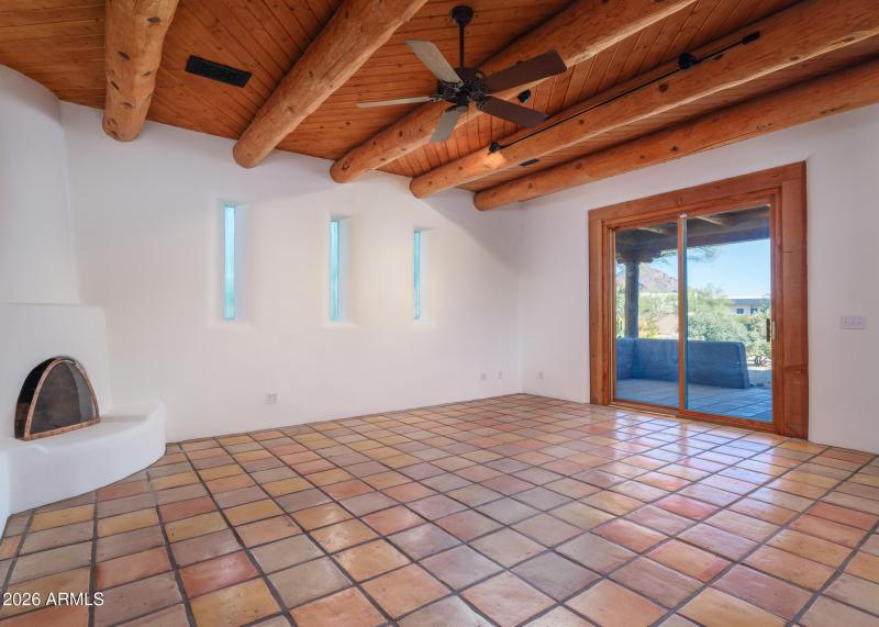 Listings_5507_N_PaloCristiRd_Images-50