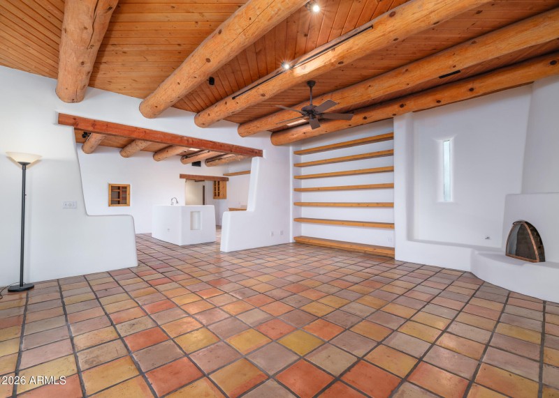 Listings_5507_N_PaloCristiRd_Images-44