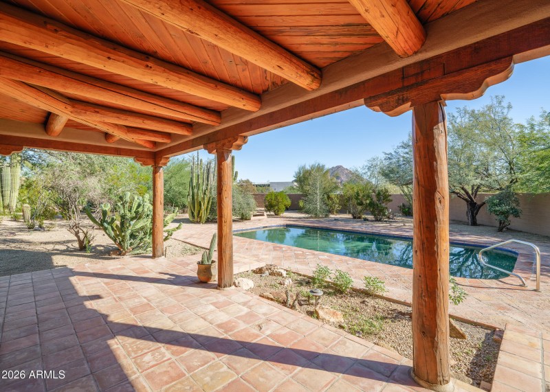 Listings_5507_N_PaloCristiRd_Images-38