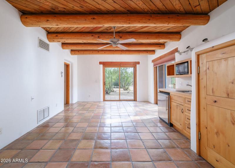 Listings_5507_N_PaloCristiRd_Images-32