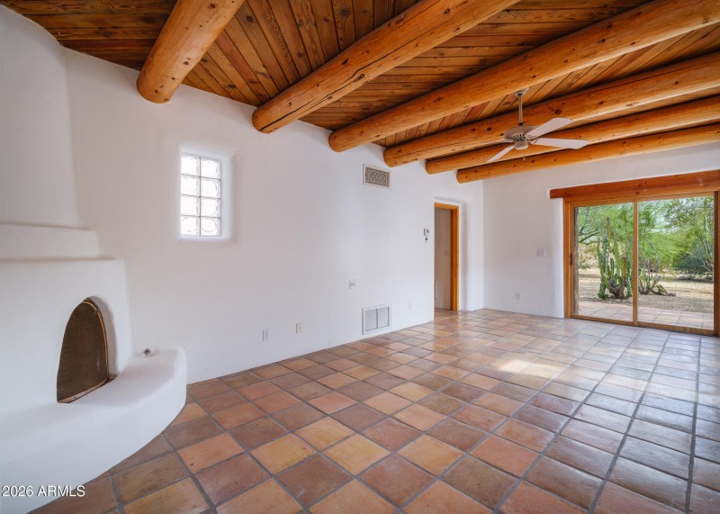 Listings_5507_N_PaloCristiRd_Images-33