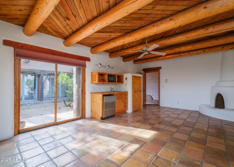 Listings_5507_N_PaloCristiRd_Images-34