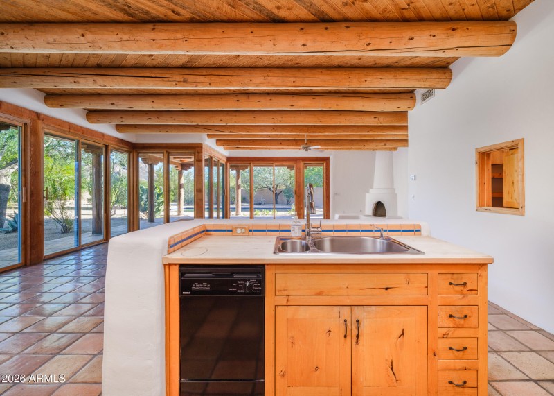 Listings_5507_N_PaloCristiRd_Images-28