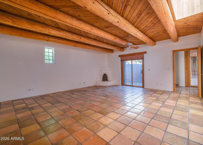 Listings_5507_N_PaloCristiRd_Images-25