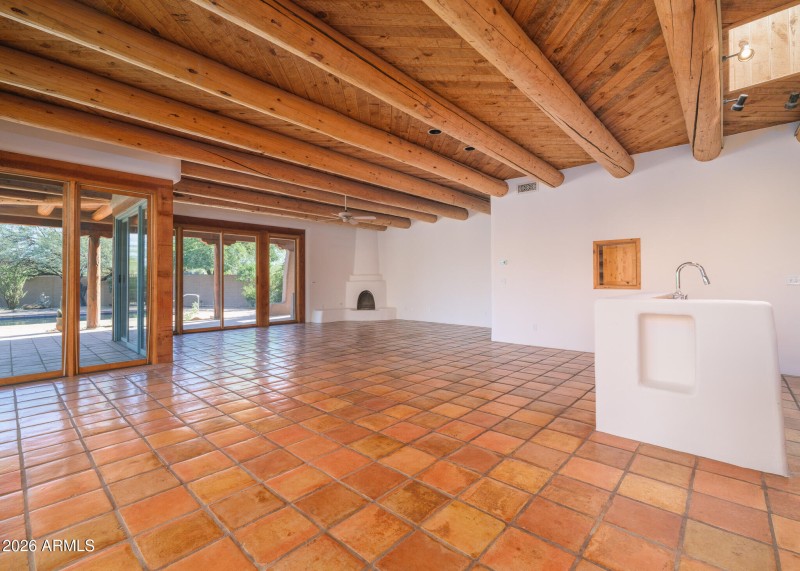 Listings_5507_N_PaloCristiRd_Images-19