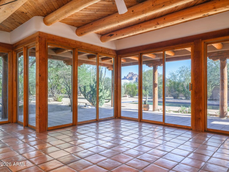 Listings_5507_N_PaloCristiRd_Images-21