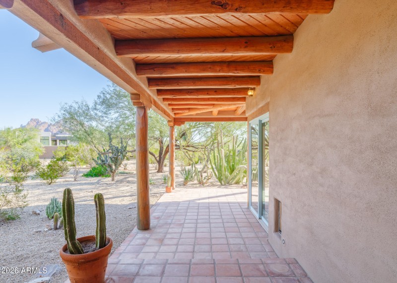 Listings_5507_N_PaloCristiRd_Images-12