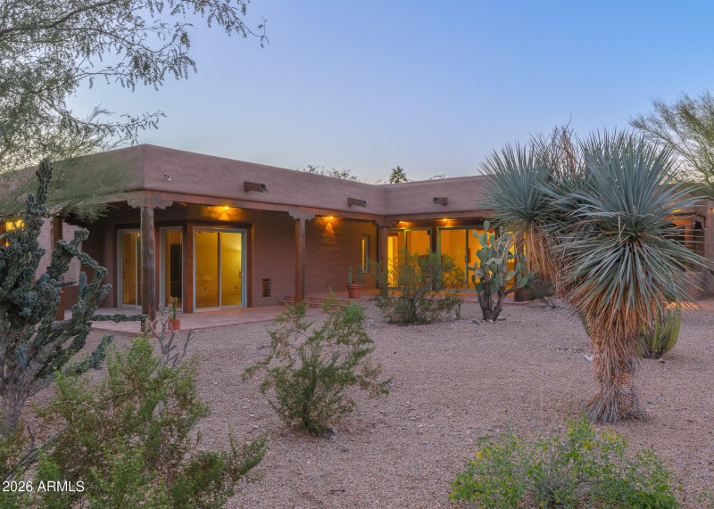 Listings_5507_N_PaloCristiRd_Images-5