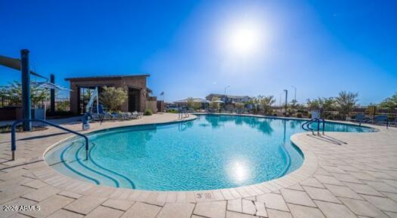 La Mira Discovery - Community