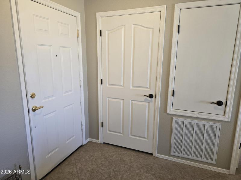 Entry Door and Closet4