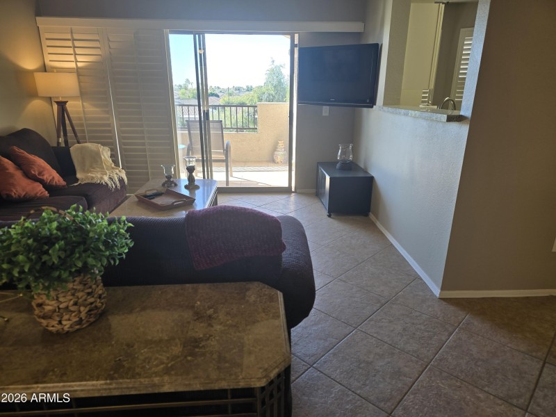 Large Tile on Diagonal