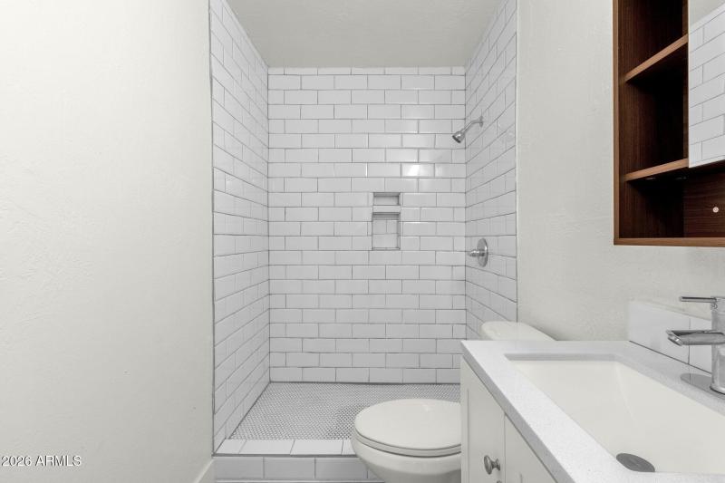 11-web-or-mls-2334-w-morten-ave