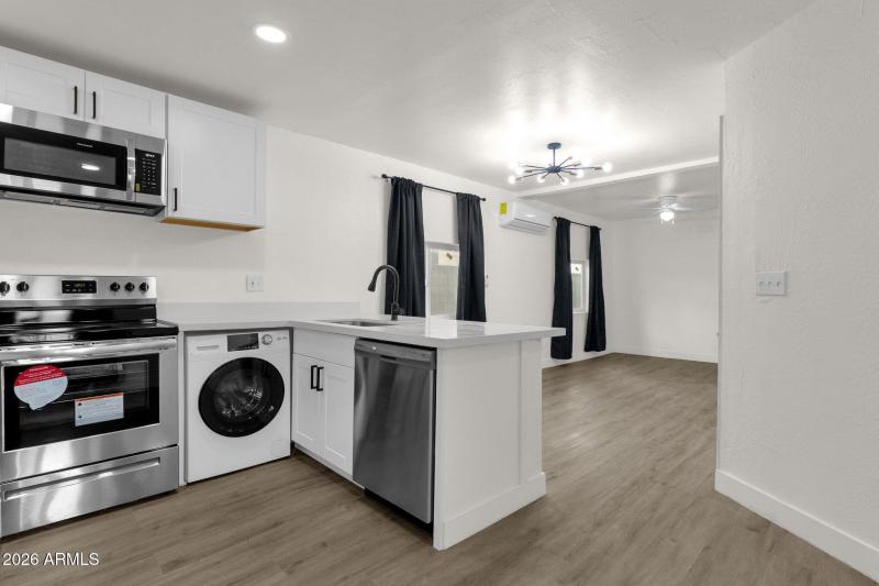 51-web-or-mls-2334-w-morten-ave