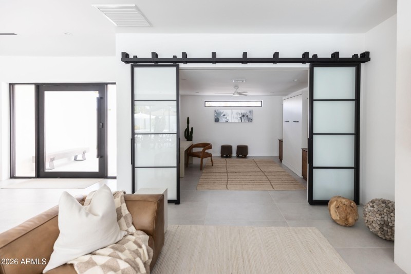 Welcom to the Office / Guest Room