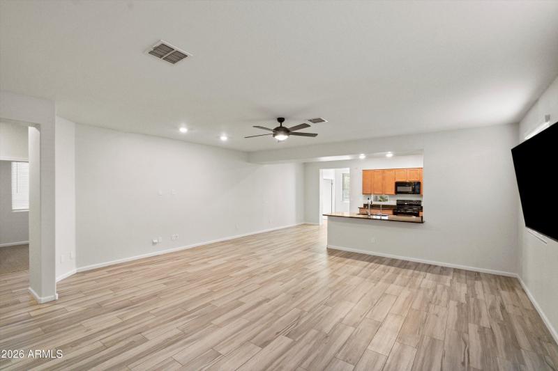 04-Family to Kitchen