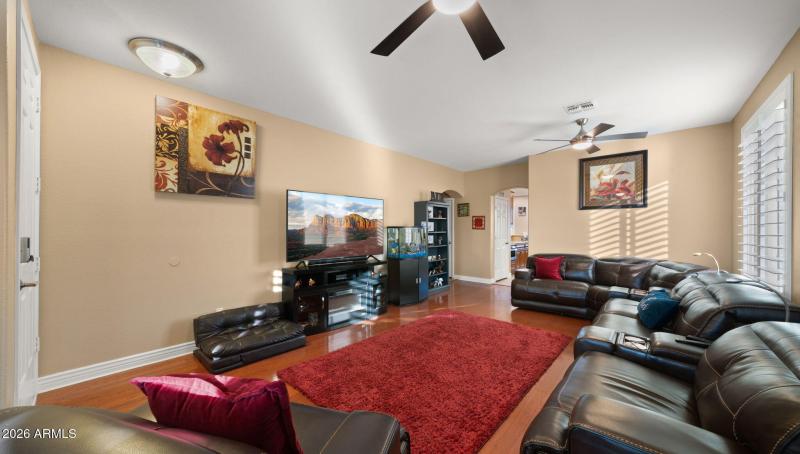 7-web-or-mls-Great Room1