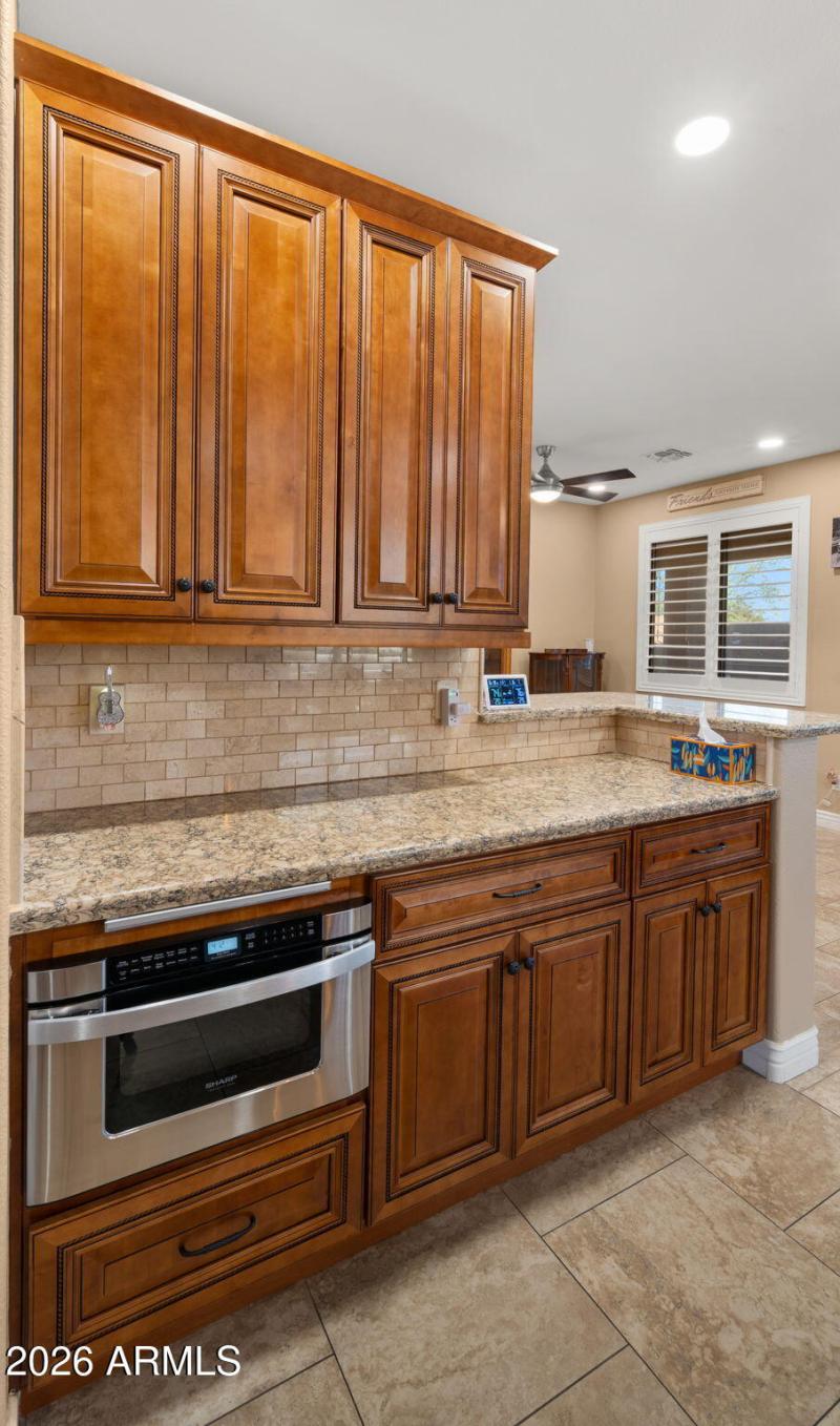 15-web-or-mls-Kitchen2
