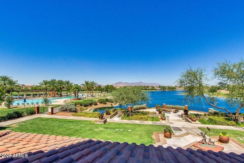 Province - View of pool & lake