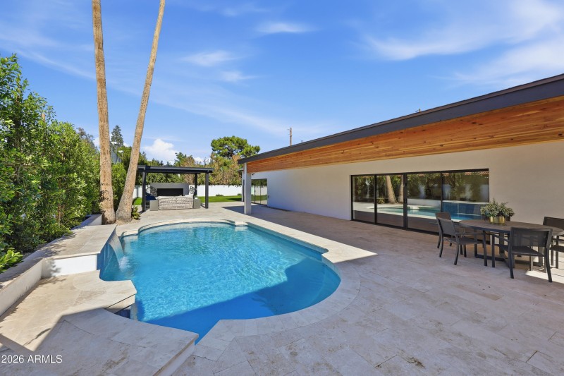 6050 E Hollyhock St, Phoenix, AZ 85018 -