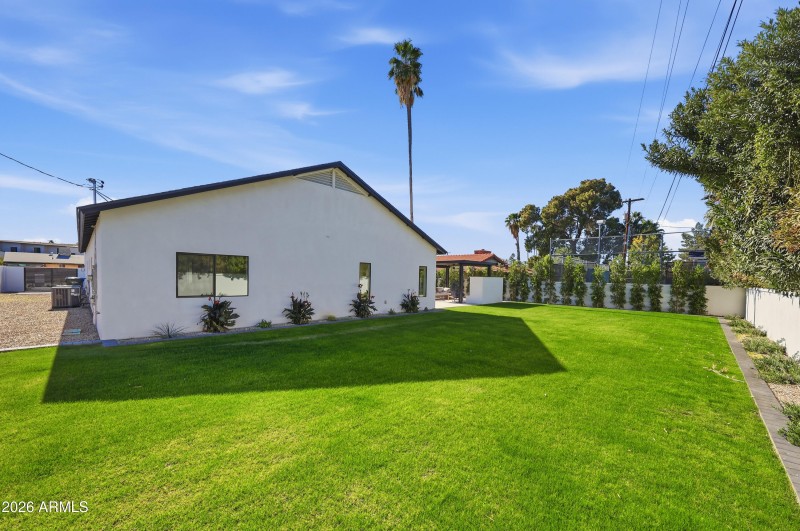 6050 E Hollyhock St, Phoenix, AZ 85018 -