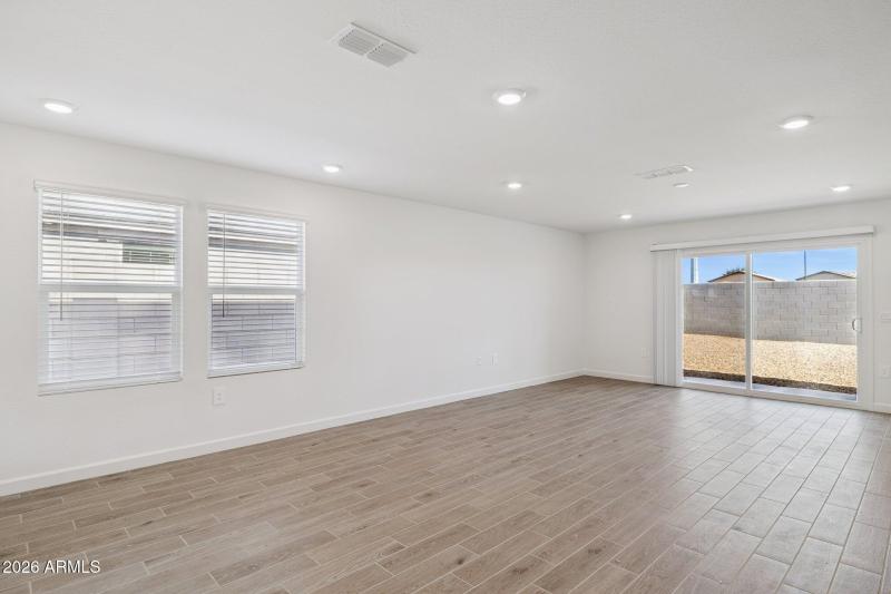 4-web-or-mls-6125-s-259th-dr-lot-23-remi