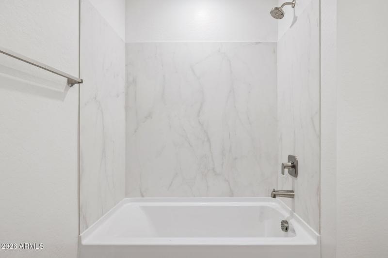 16-web-or-mls-6125-s-259th-dr-lot-23-rem