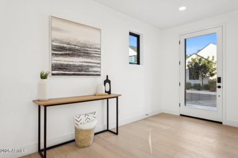 20251208191404521158000000-o