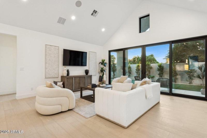 20251208191407537698000000-o