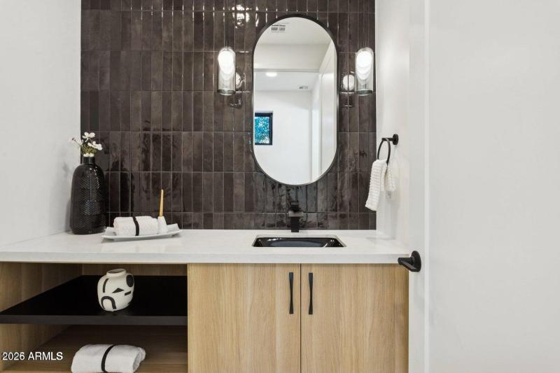 20251208191417561263000000-o