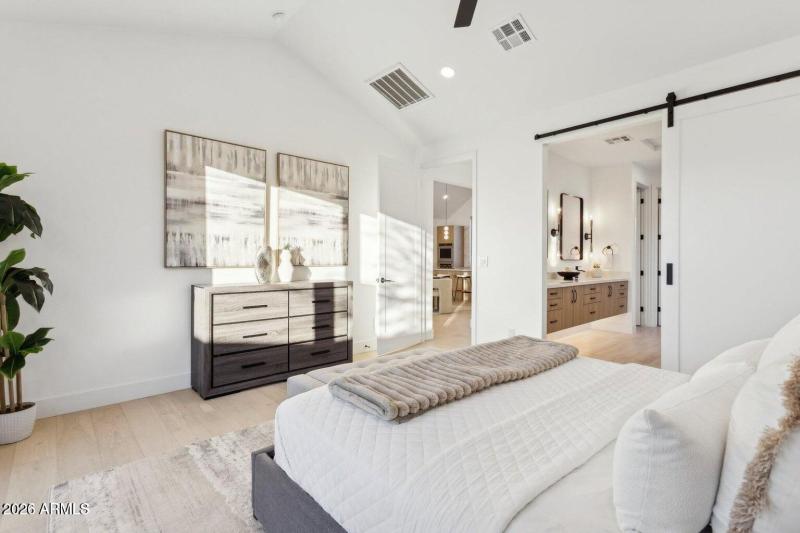 20251208191419357725000000-o