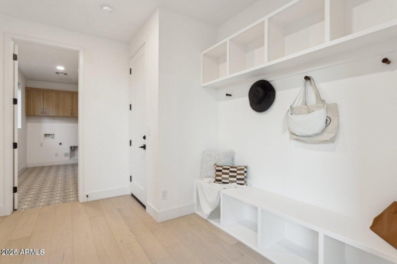 20251208191433129572000000-o