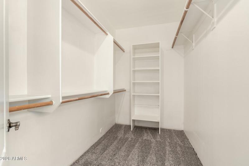 28 - Orangewood 7802