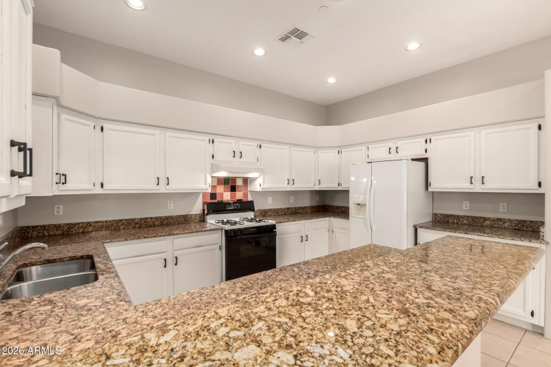 20 - Orangewood 7802