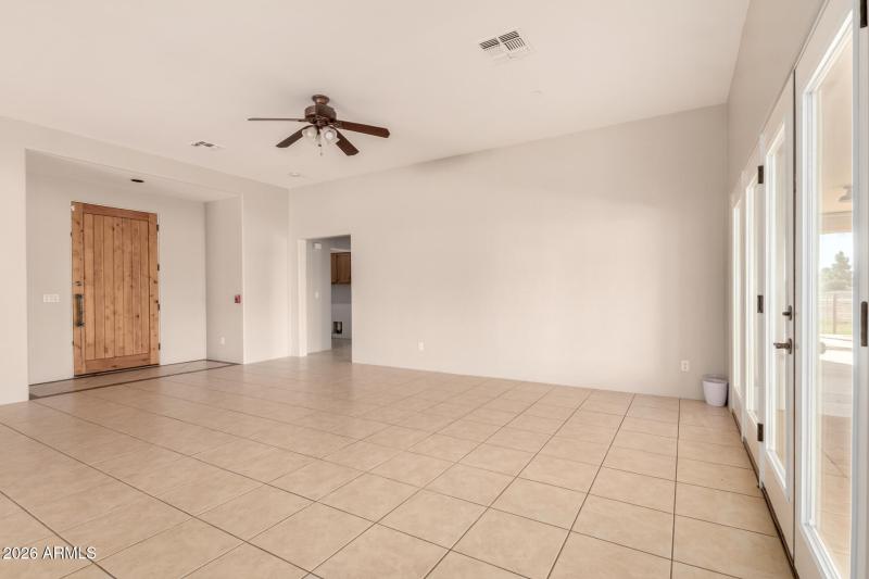 12 - Orangewood 7802