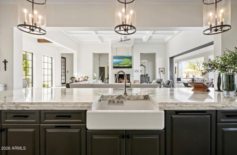 027-5022 E Orchid Ln 16