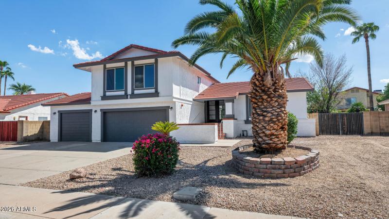 1927 E Crocus Dr-large-004-037-1927 E Cr