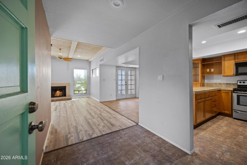 1920 E Maryland Ave #31-5