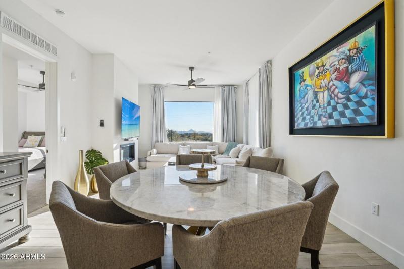 7-web-or-mls-E Deer Valley Dr-S1701-007