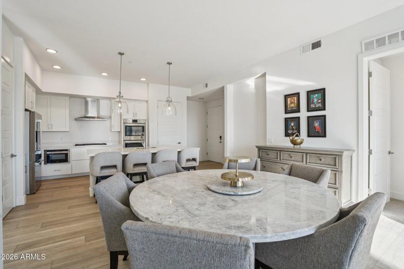 9-web-or-mls-E Deer Valley Dr-S1701-009