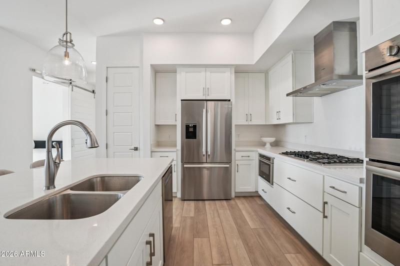 12-web-or-mls-E Deer Valley Dr-S1701-012