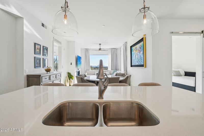 13-web-or-mls-E Deer Valley Dr-S1701-013