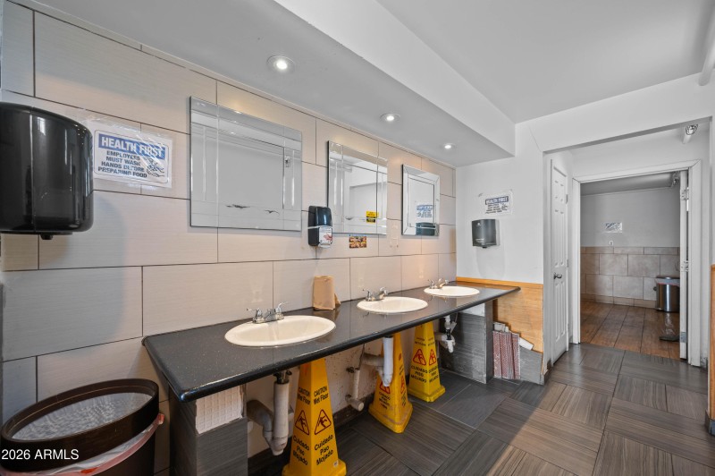 5828 W Indian School Rd Phoenix AZ 85031