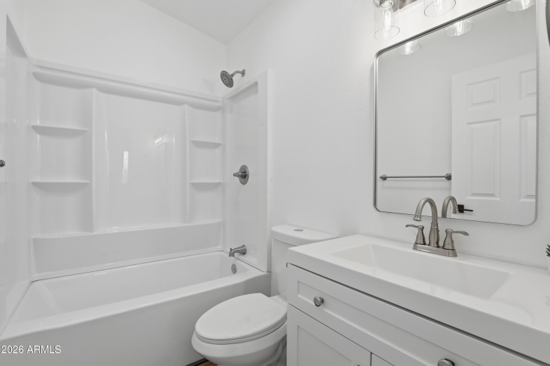 mls-414_Frontier_St_004