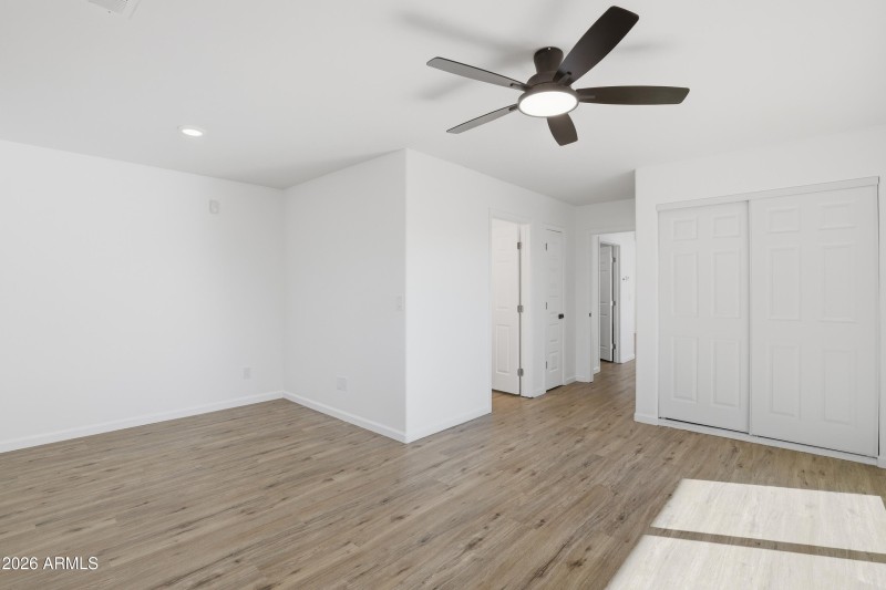 mls-414_Frontier_St_014