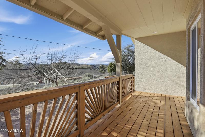 mls-414_Frontier_St_018