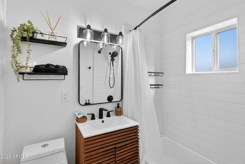 Unit 509 – Bathroom